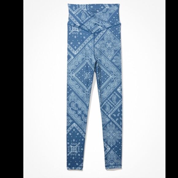 NWT AE Lightweight Everything Legging. M - Picture 3 of 5